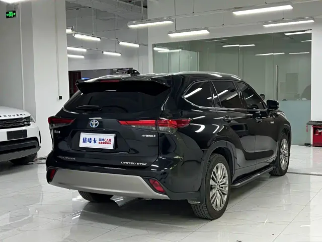 Toyota Highlander — Фото автомобиля 6