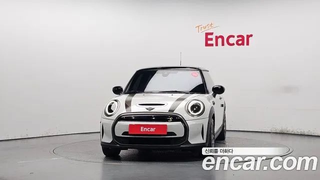 MINI Cooper Cooper Electric — Фото автомобиля 3