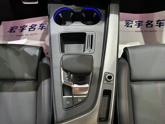 Audi A4L — Фото автомобиля 14