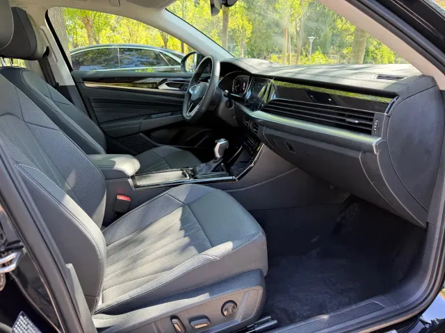 Volkswagen Passat — Фото автомобиля 16