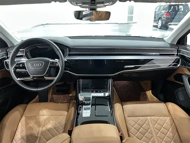 Audi A8 — Фото автомобиля 6
