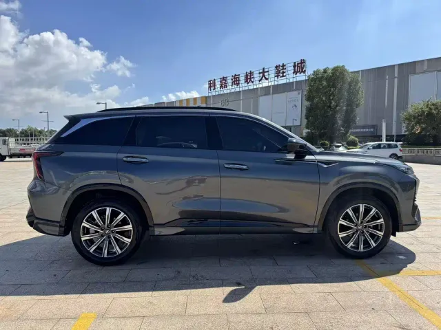 Changan CS75 Plus — Фото автомобиля 8