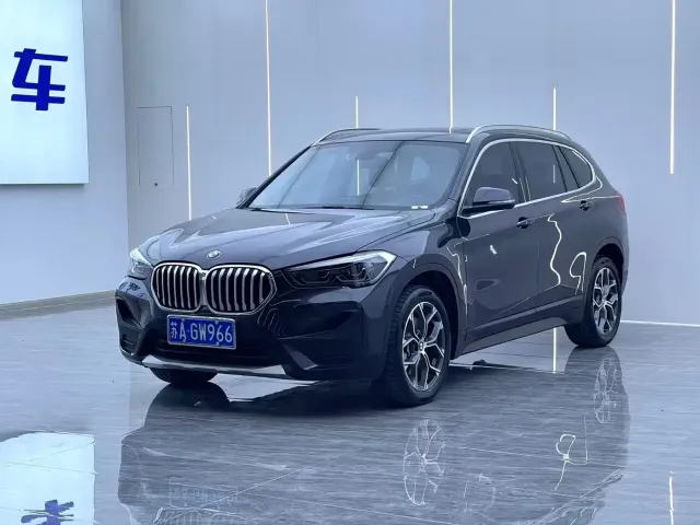 Фотография автомобиля — BMW X1