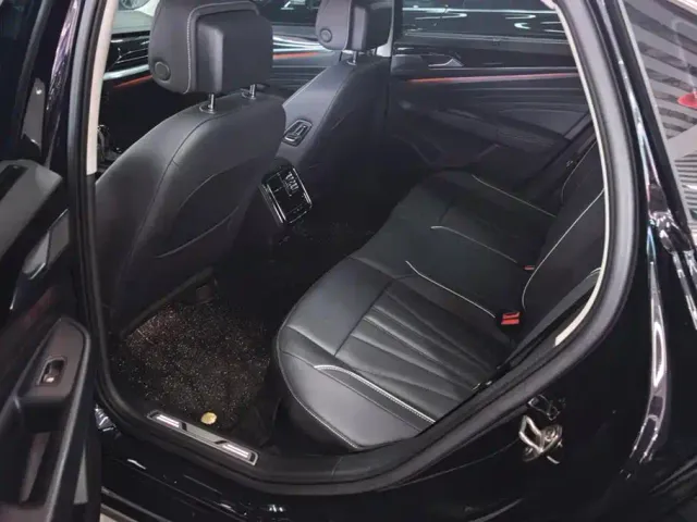 Volkswagen Passat — Фото автомобиля 11