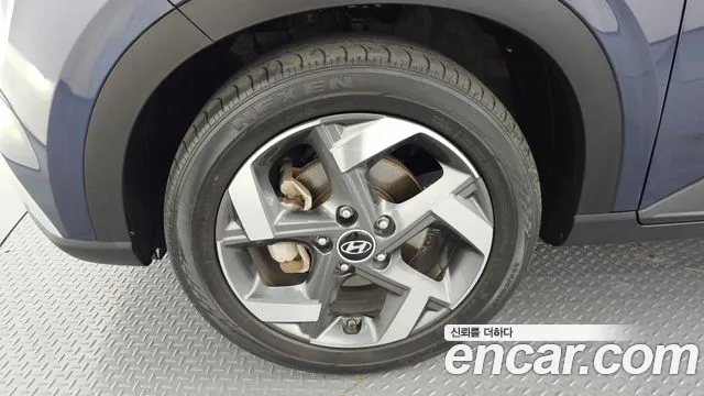 Hyundai Venue — Фото автомобиля 4