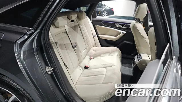 Audi A6 C8 — Фото автомобиля 16