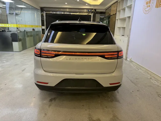 Leapmotor C11 — Фото автомобиля 5