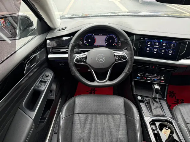 Volkswagen Passat — Фото автомобиля 12