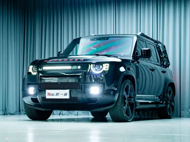 Land Rover Defender — Фото автомобиля 3