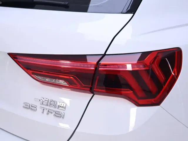 Audi Q3 — Фото автомобиля 9