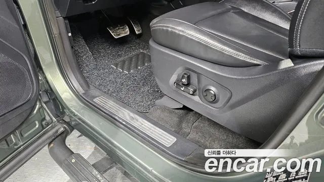 KG_Mobility_Ssangyong Rexton Новый Rexton Sport Khan Дизель 2.2 4WD — Фото автомобиля 29