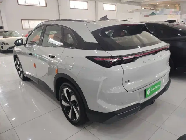 Arcfox Alpha T5 — Фото автомобиля 4