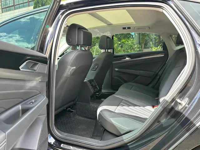 Volkswagen Passat — Фото автомобиля 5