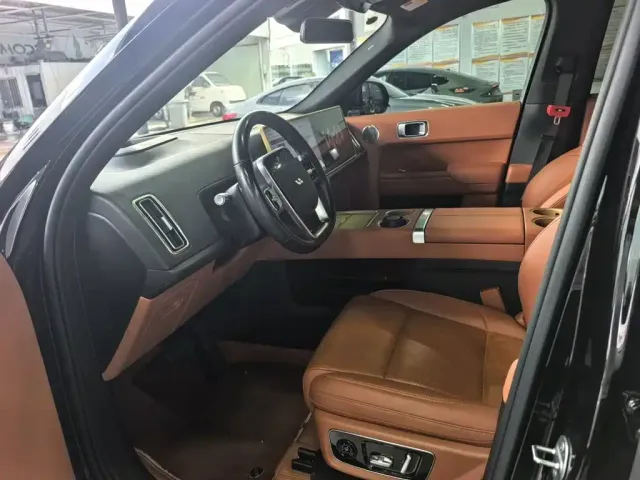 Li Auto L8 — Фото автомобиля 6