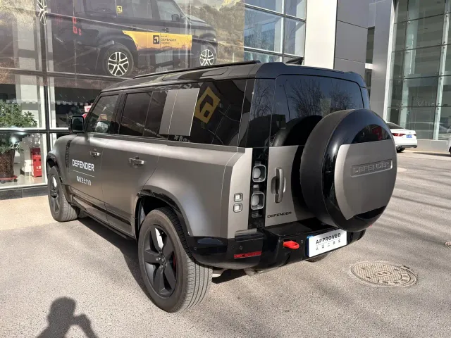 Land Rover Defender — Фото автомобиля 6