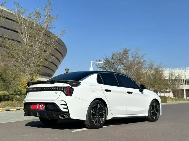 Lynk & Co 03 — Фото автомобиля 9