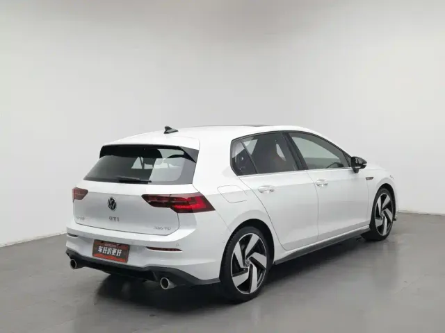 Volkswagen Golf GTI — Фото автомобиля 2