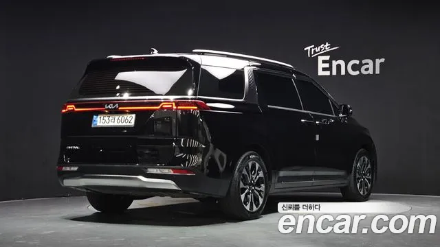 Kia Carnival Generation 4 — Фото автомобиля 2