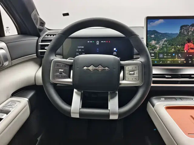 Fang Cheng Bao Titanium 7 2025 190KM All-Wheel Drive Max Edition — Фото автомобиля 6