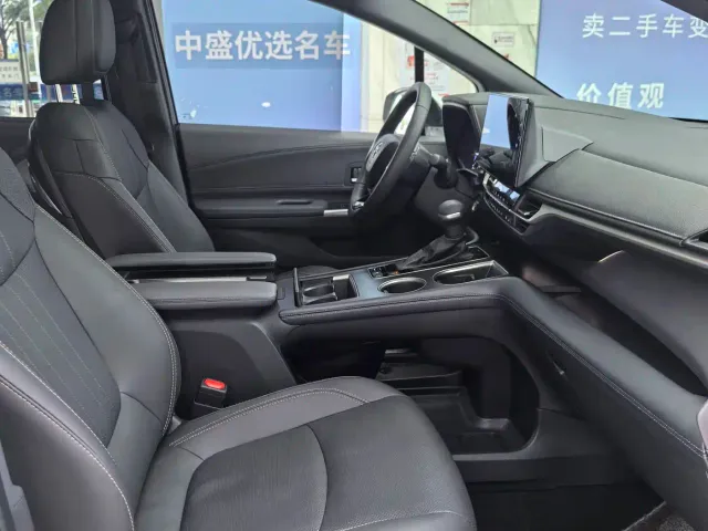 Toyota Sienna — Фото автомобиля 17