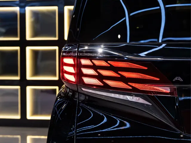 Toyota Alphard — Фото автомобиля 13