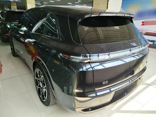 Li Auto L7 — Фото автомобиля 4