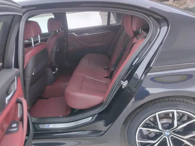 BMW 5 Series — Фото автомобиля 11