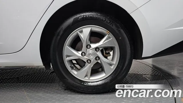 Hyundai AVANTE Avante (CN7) — Фото автомобиля 21