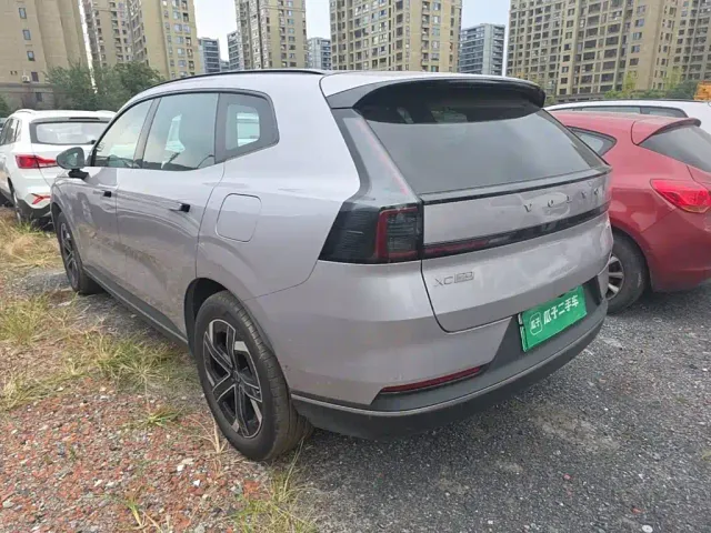 Volvo XC70 Plug-in Hybrid — Фото автомобиля 4
