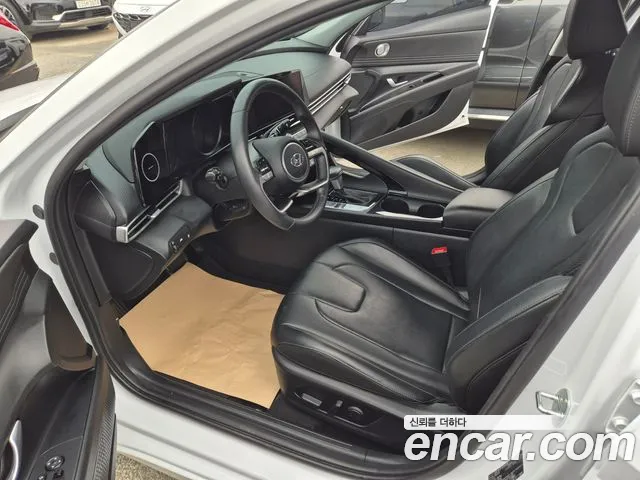 Hyundai AVANTE Avante (CN7) — Фото автомобиля 10
