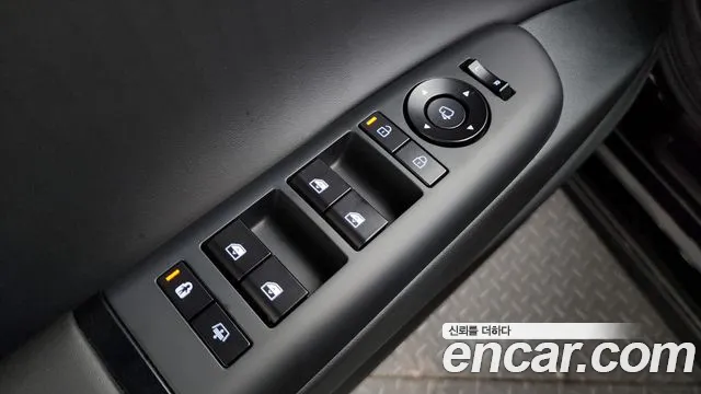 Hyundai Grandeur Grandeur (GN7) 2.5 Бензин 2WD — Фото автомобиля 30