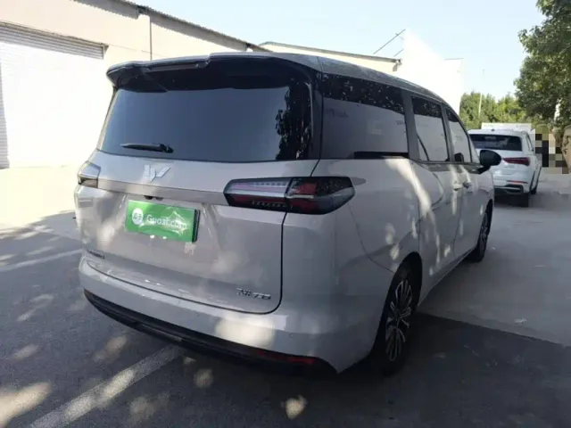 Wuling Starlight 730 — Фото автомобиля 6