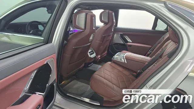 BMW 7-Series 7 серия (G70) 740i sDrive Design Pure Excellence — Фото автомобиля 3