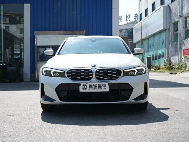 BMW 3 Series — Фото автомобиля 2