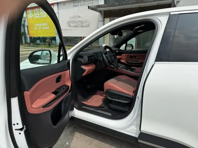 Nio EC6 — Фото автомобиля 9
