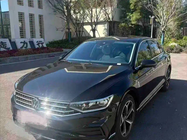 Фотография автомобиля — Volkswagen Magotan