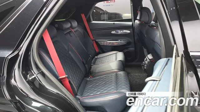 Genesis GV70 — Фото автомобиля 11