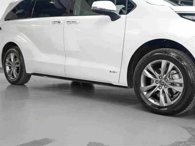 Toyota Sienna — Фото автомобиля 14