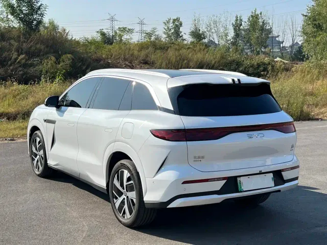 BYD Tang L — Фото автомобиля 4