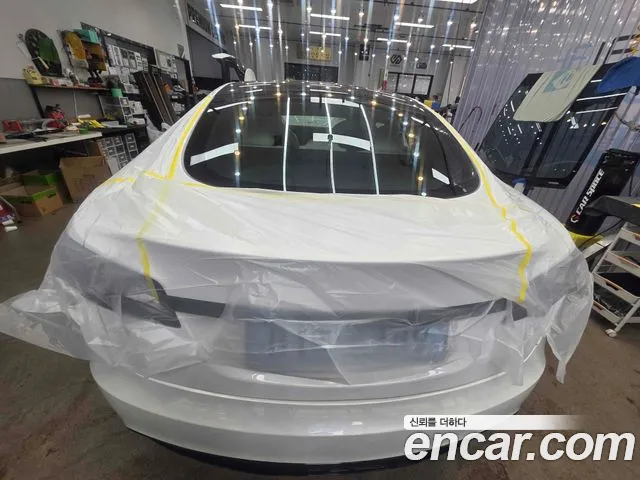 Tesla Model S — Фото автомобиля 6