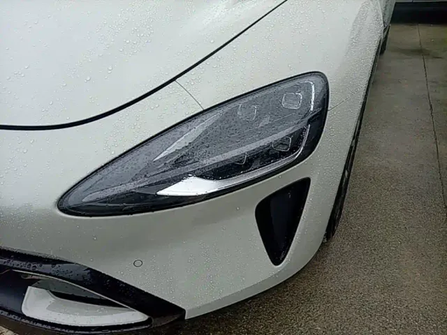 Xiaomi SU7 — Фото автомобиля 23