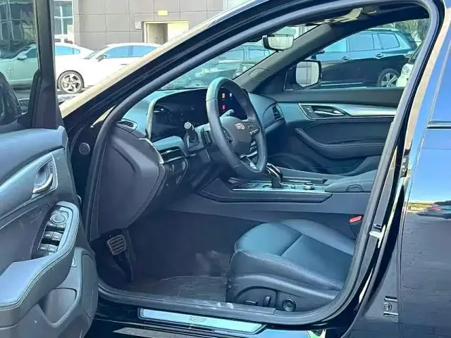 Cadillac CT5 — Фото автомобиля 5