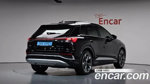 Фотография автомобиля — Audi Q4 e-tron F4