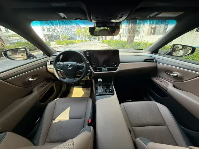 Lexus ES — Фото автомобиля 6