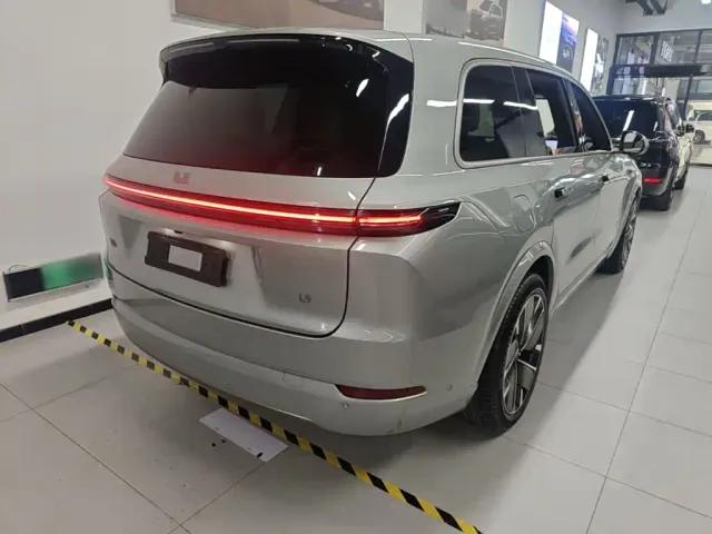 Li Auto L9 — Фото автомобиля 6