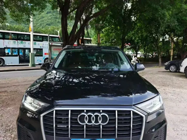 Audi Q7 — Фото автомобиля 2