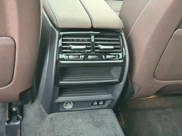 BMW 5 Series — Фото автомобиля 9