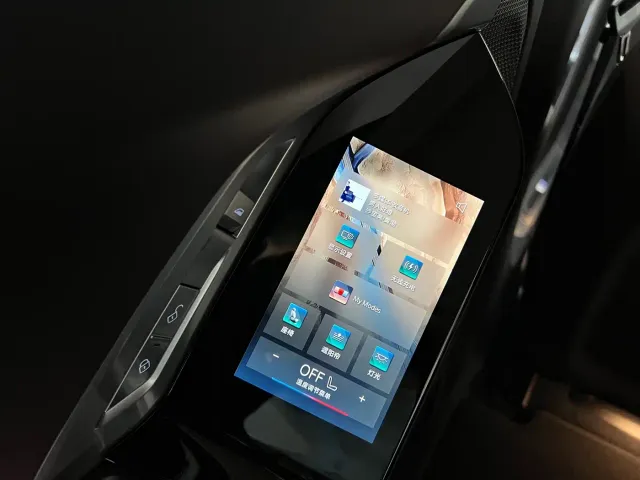 BMW i7 — Фото автомобиля 8