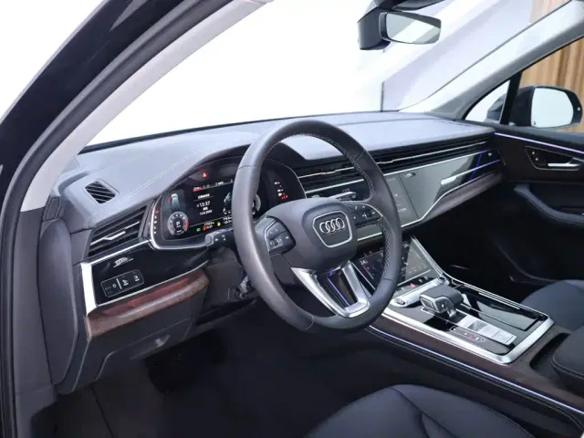 Audi Q7 — Фото автомобиля 11