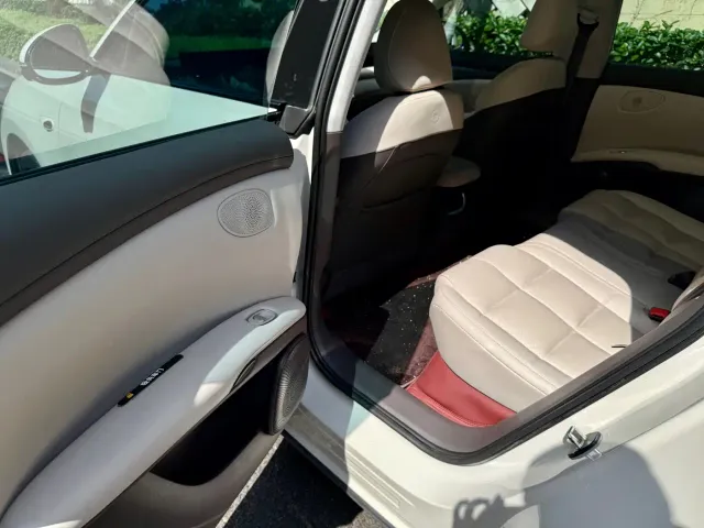 IM Motors LS6 — Фото автомобиля 19